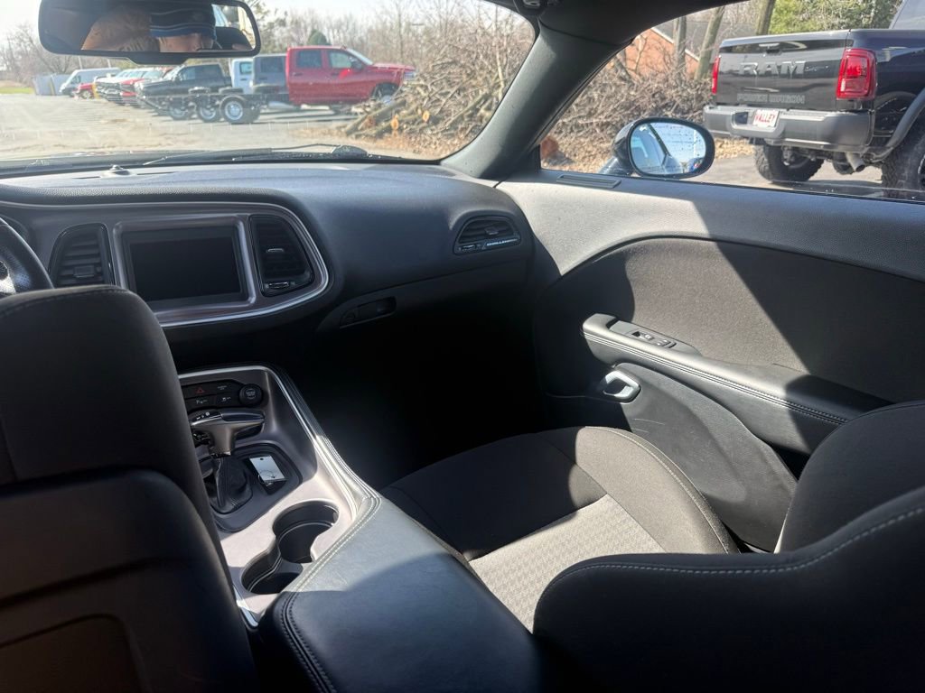 Used 2022 Dodge Challenger R/T image 31