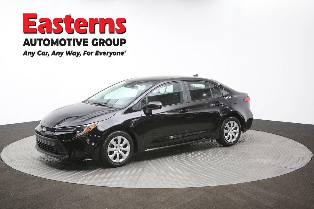 Used 2025 Toyota Corolla LE image 58