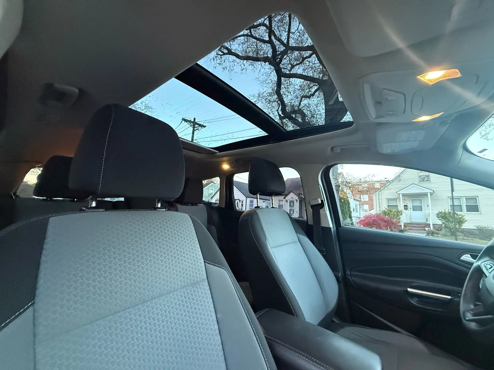 Used 2017 Ford Escape SE w/ Equipment Group 201A image 16