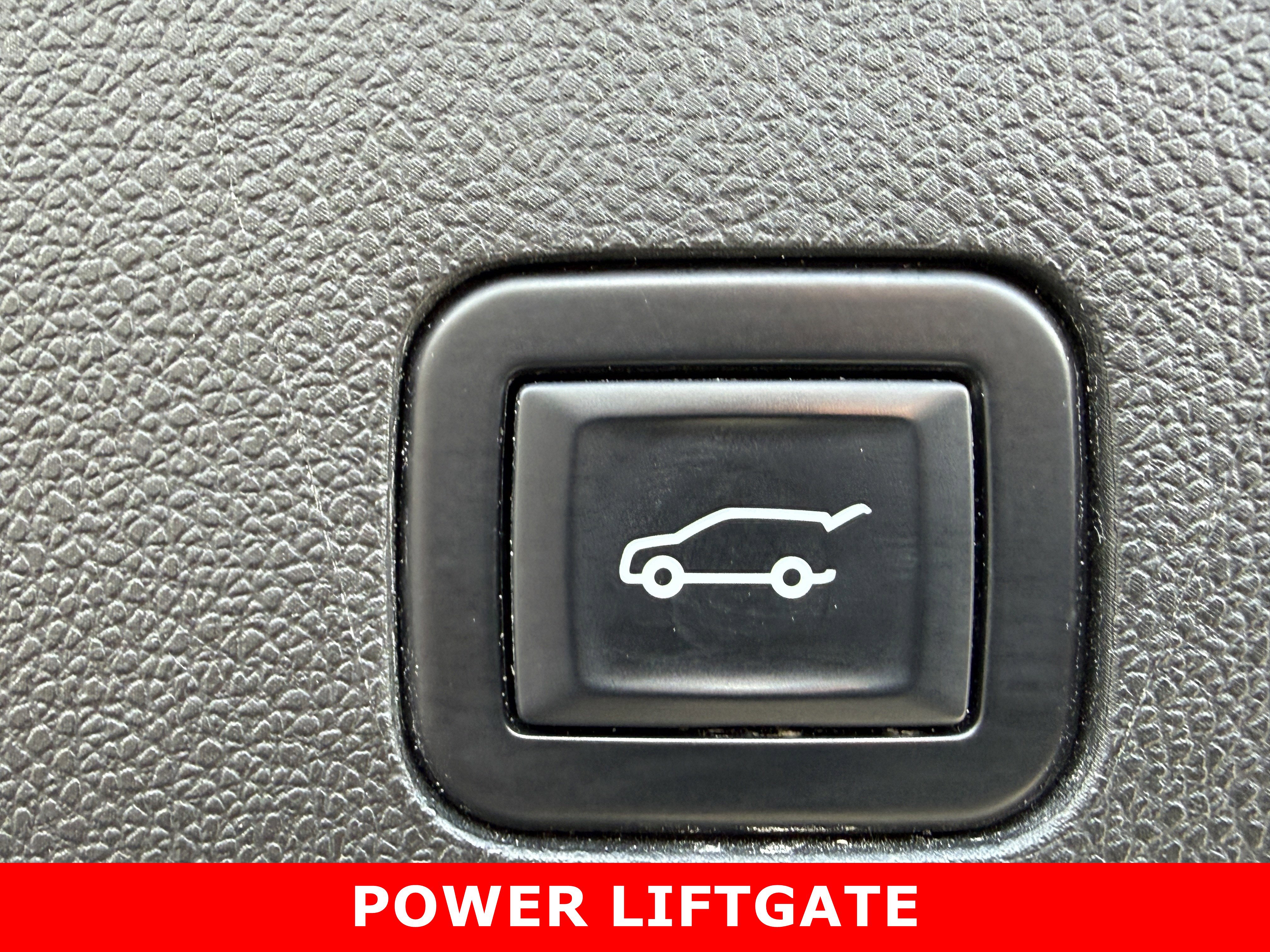 Used 2023 GMC Yukon AT4 w/ AT4 Premium Package image 24