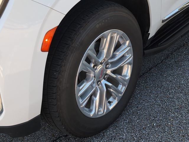 Used 2024 GMC Yukon XL SLT image 32