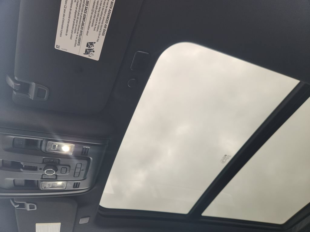Used 2022 GMC Yukon Denali RWD image 25