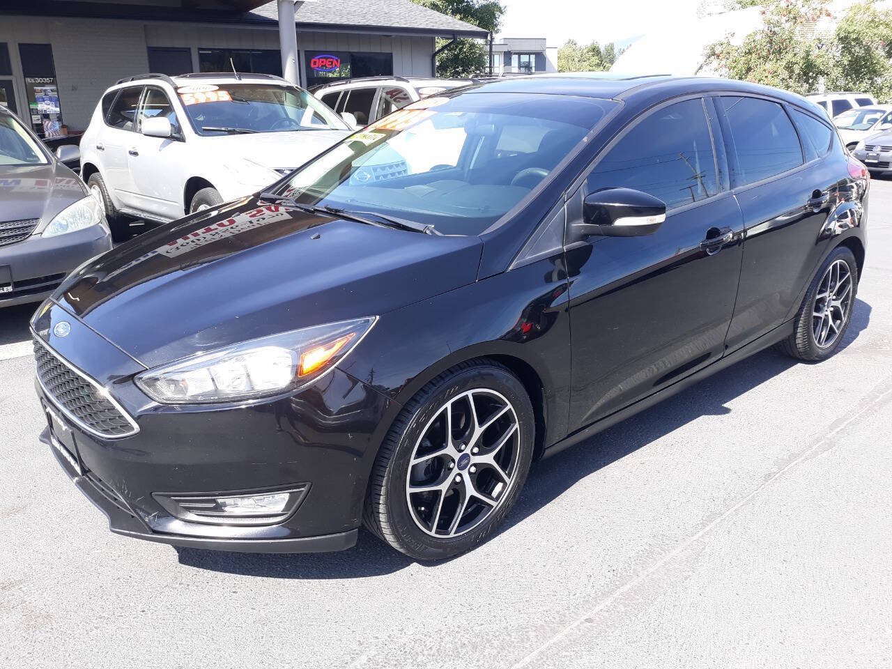Used 2018 Ford Focus SEL FWD image 3