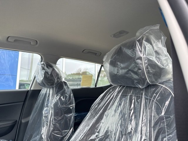 Used 2025 Hyundai Venue Limited image 17