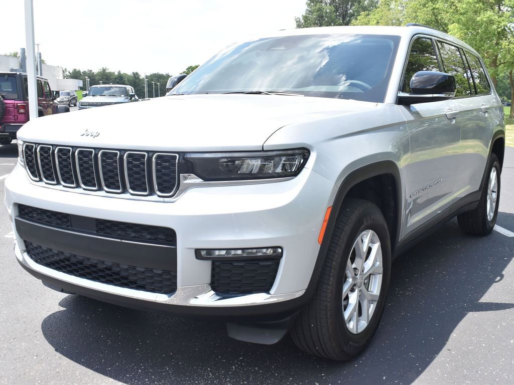 Used 2023 Jeep Grand Cherokee L Limited w/ Trailer Tow Group (B) image 2