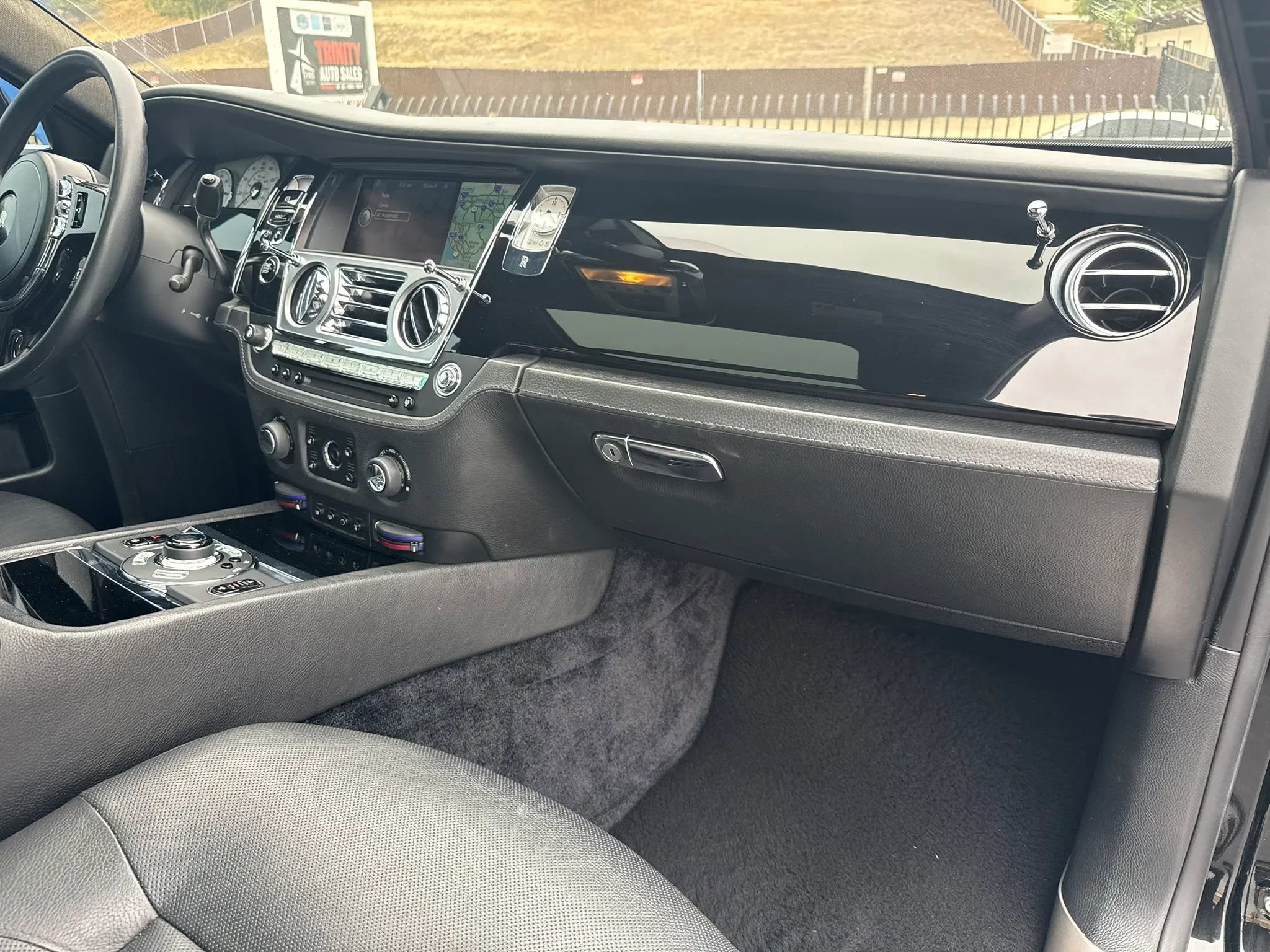 Used 2013 Rolls-Royce Ghost RWD image 23