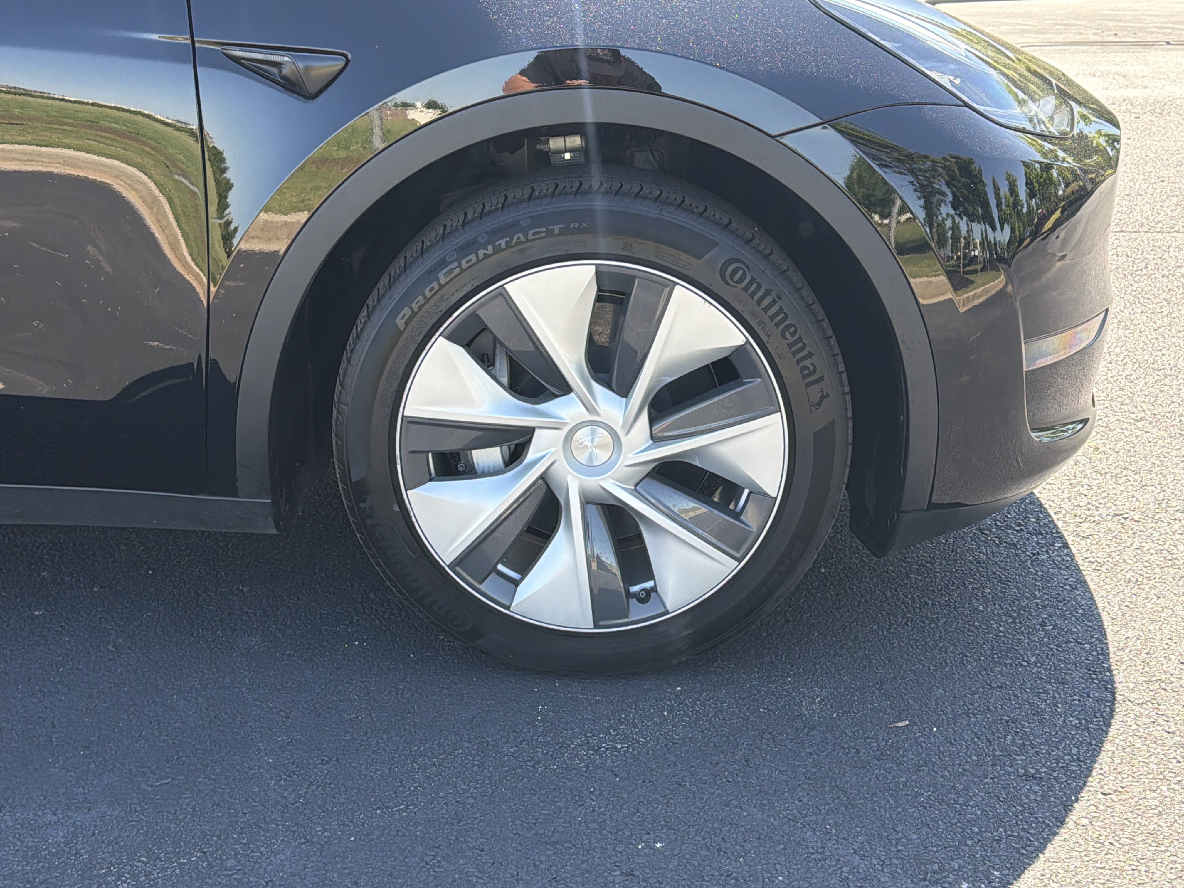 Used 2023 Tesla Model Y Long Range AWD/4WD image 33