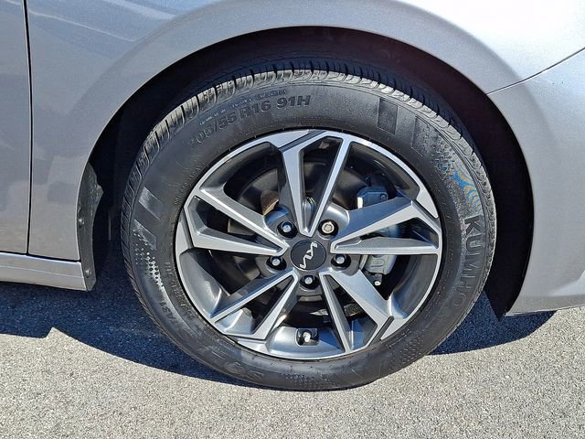 Used 2023 Kia Forte LXS image 8