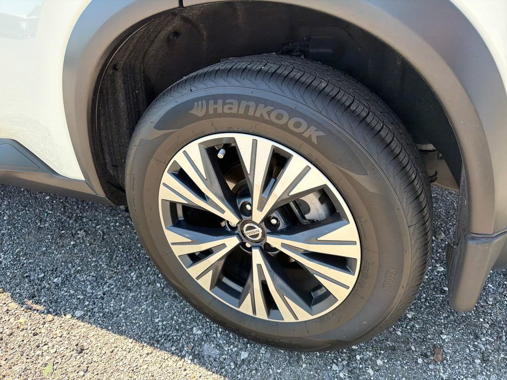 Used 2021 Nissan Rogue SV FWD image 13
