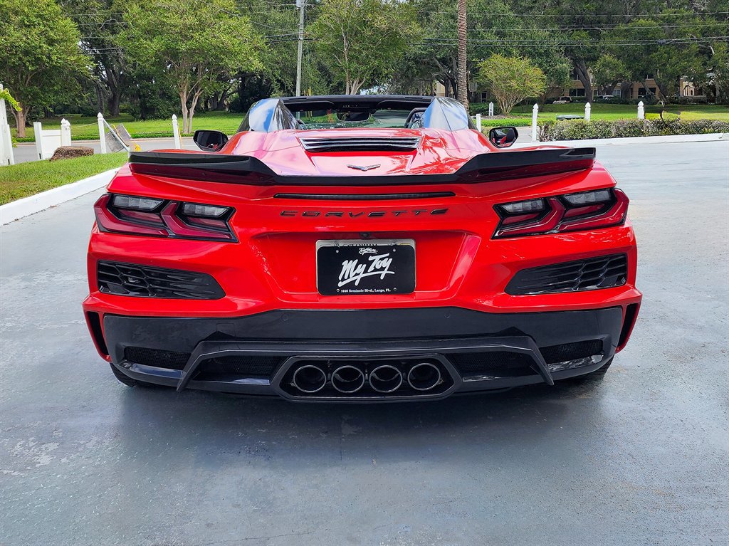 Used 2025 Chevrolet Corvette Z06 w/ Stealth Interior Trim Package image 7