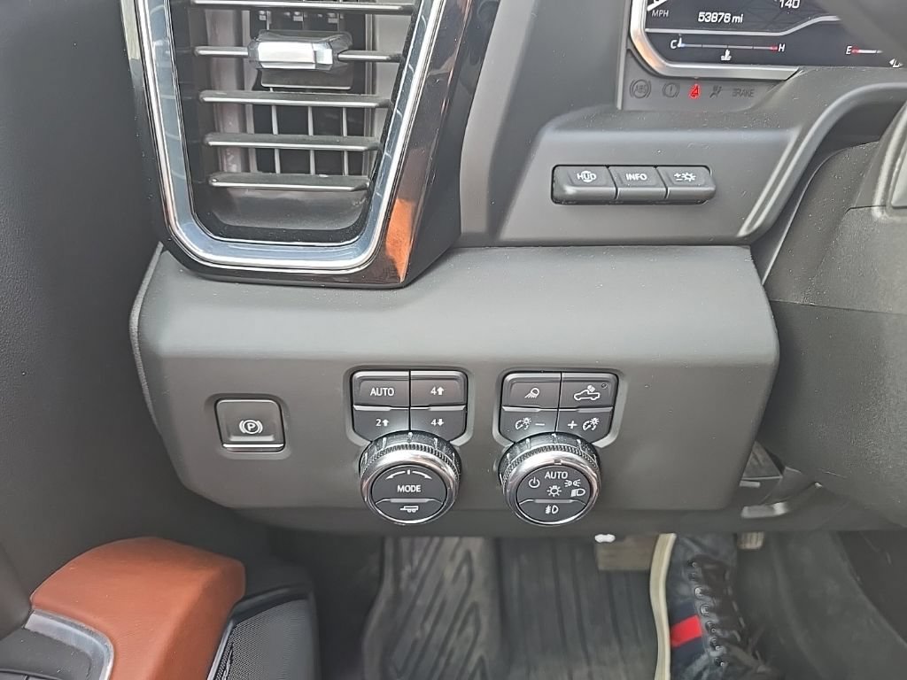 Used 2024 GMC Sierra 3500 Denali Ultimate AWD/4WD image 22