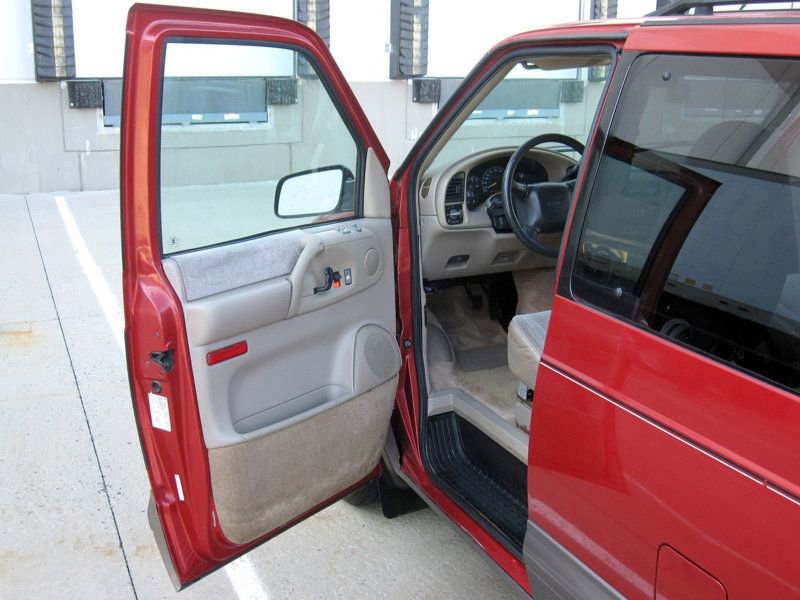 Used 1999 GMC Safari AWD image 16