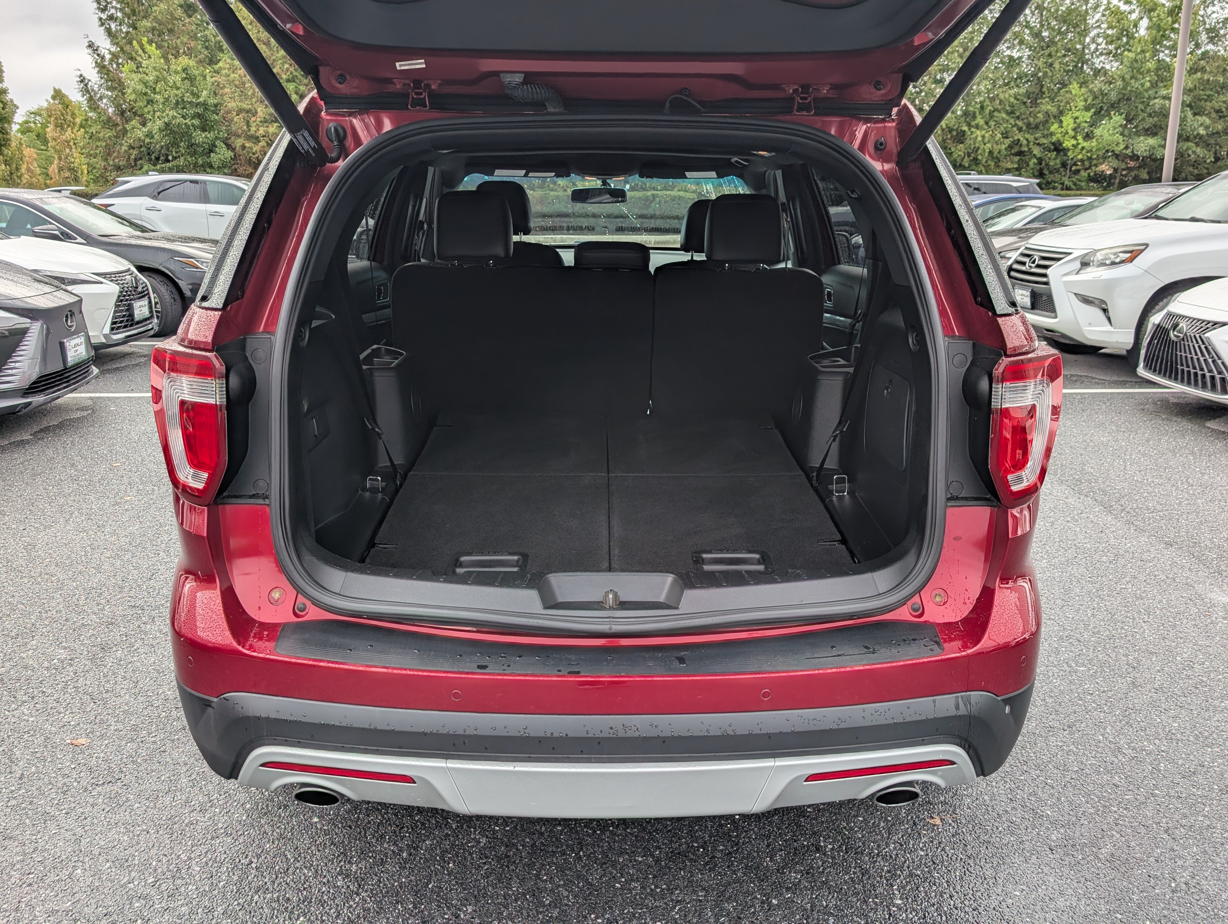 Used 2016 Ford Explorer XLT w/ Equipment Group 202A AWD/4WD image 14