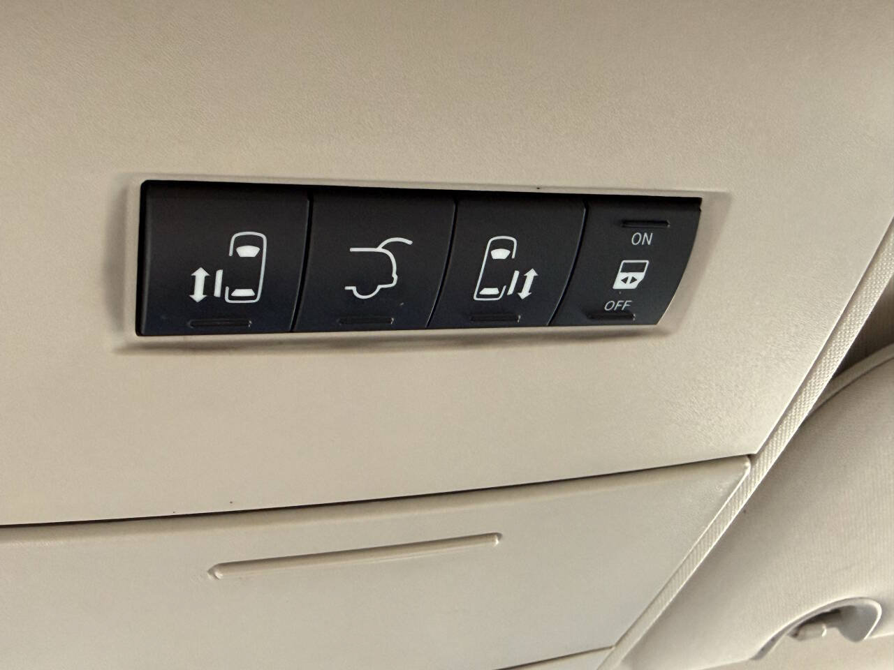 Used 2018 Dodge Grand Caravan SE w/ Power Convenience Group I FWD image 39
