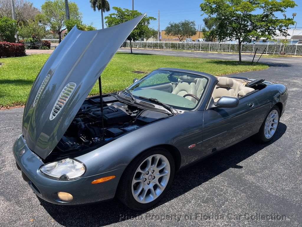 Used 2001 Jaguar XKR Convertible RWD image 31