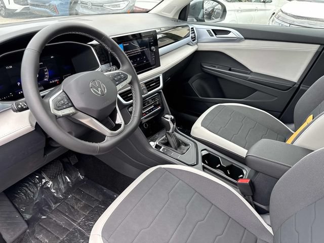 New 2026 Volkswagen Taos SE FWD image 13