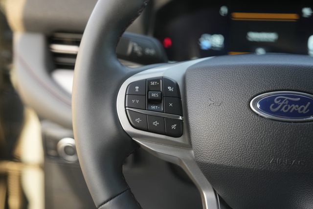 Used 2025 Ford Explorer Active w/ Active Comfort Package image 24