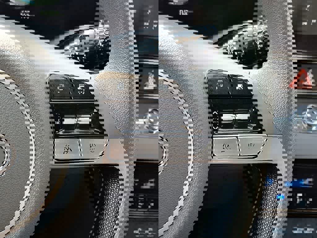 Used 2024 Hyundai Elantra SEL image 22