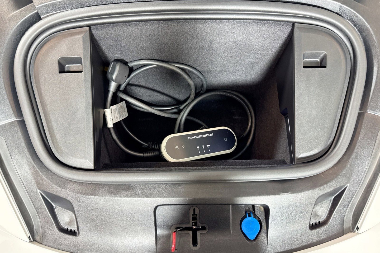 Used 2022 Porsche Taycan image 29