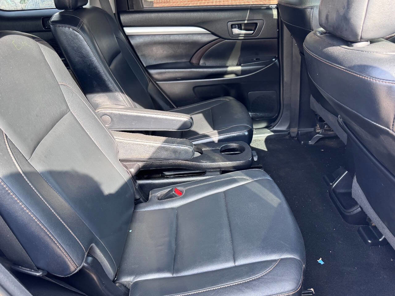 Used 2017 Toyota Highlander XLE image 8