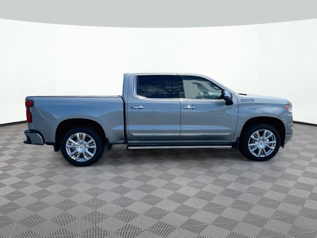 Used 2025 Chevrolet Silverado 1500 High Country AWD/4WD image 4