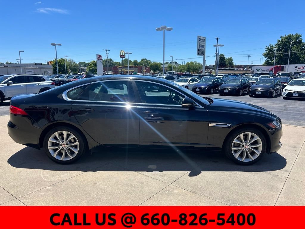 Used 2017 Jaguar XF Premium AWD/4WD image 4