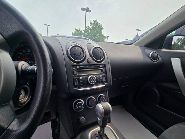 Used 2013 Nissan Rogue S AWD/4WD image 12