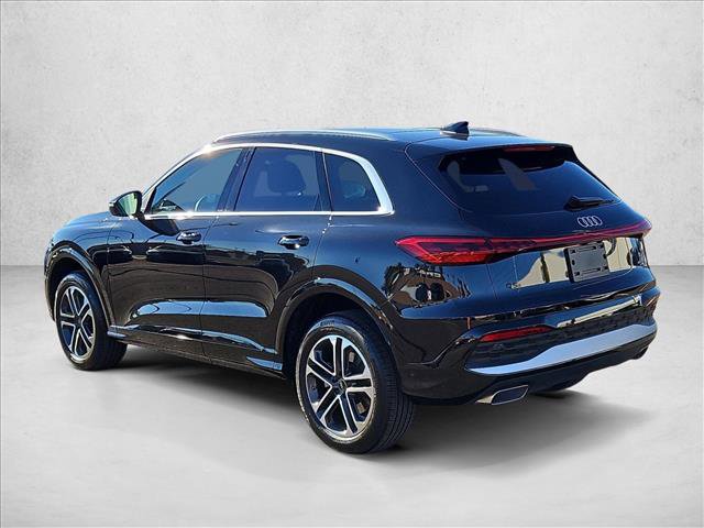 Certified 2025 Audi Q5 Premium w/ 19" Wheel Package image 8