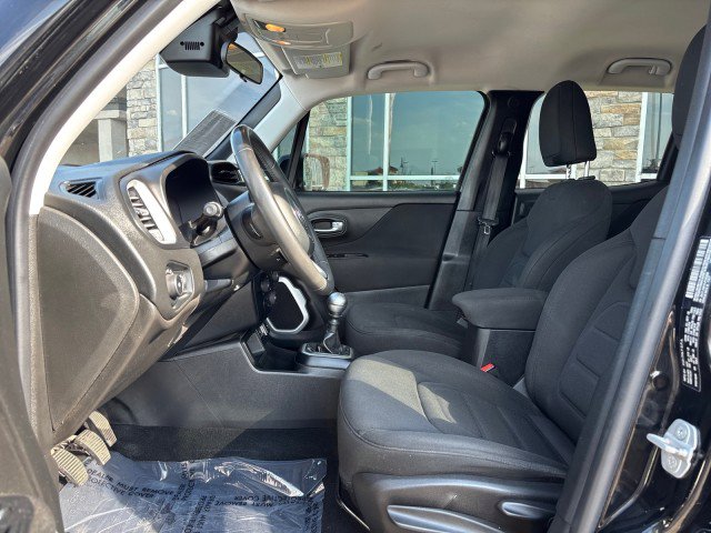 Used 2018 Jeep Renegade Latitude image 10
