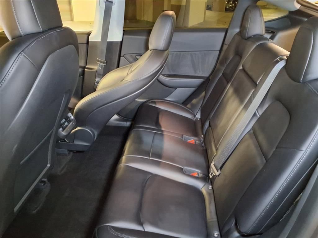 Used 2022 Tesla Model Y Performance image 15