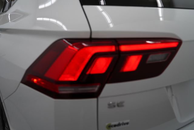 Used 2022 Volkswagen Tiguan SE w/ Panoramic Sunroof Package image 75