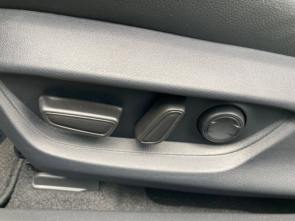 New 2026 Toyota Camry SE FWD image 12