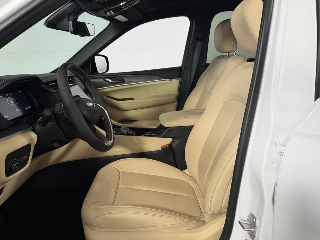 Certified 2025 Jeep Grand Cherokee L Limited w/ Luxury Tech Group II RWD image 20