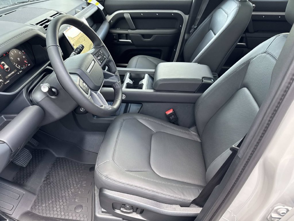 New 2026 Land Rover Defender 110 X-Dynamic SE AWD/4WD image 22