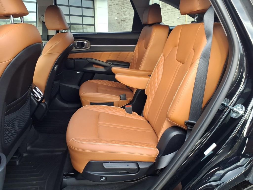 Certified 2023 Kia Sorento SX Prestige image 16