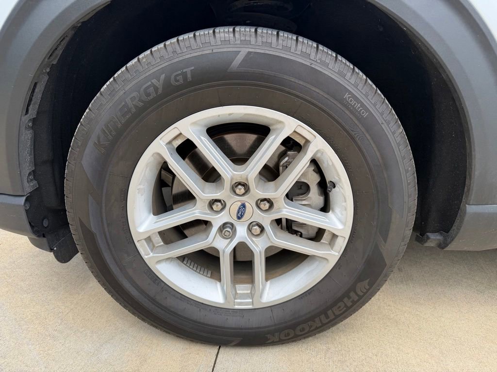 Used 2025 Ford Explorer Active w/ Active Comfort Package RWD image 9