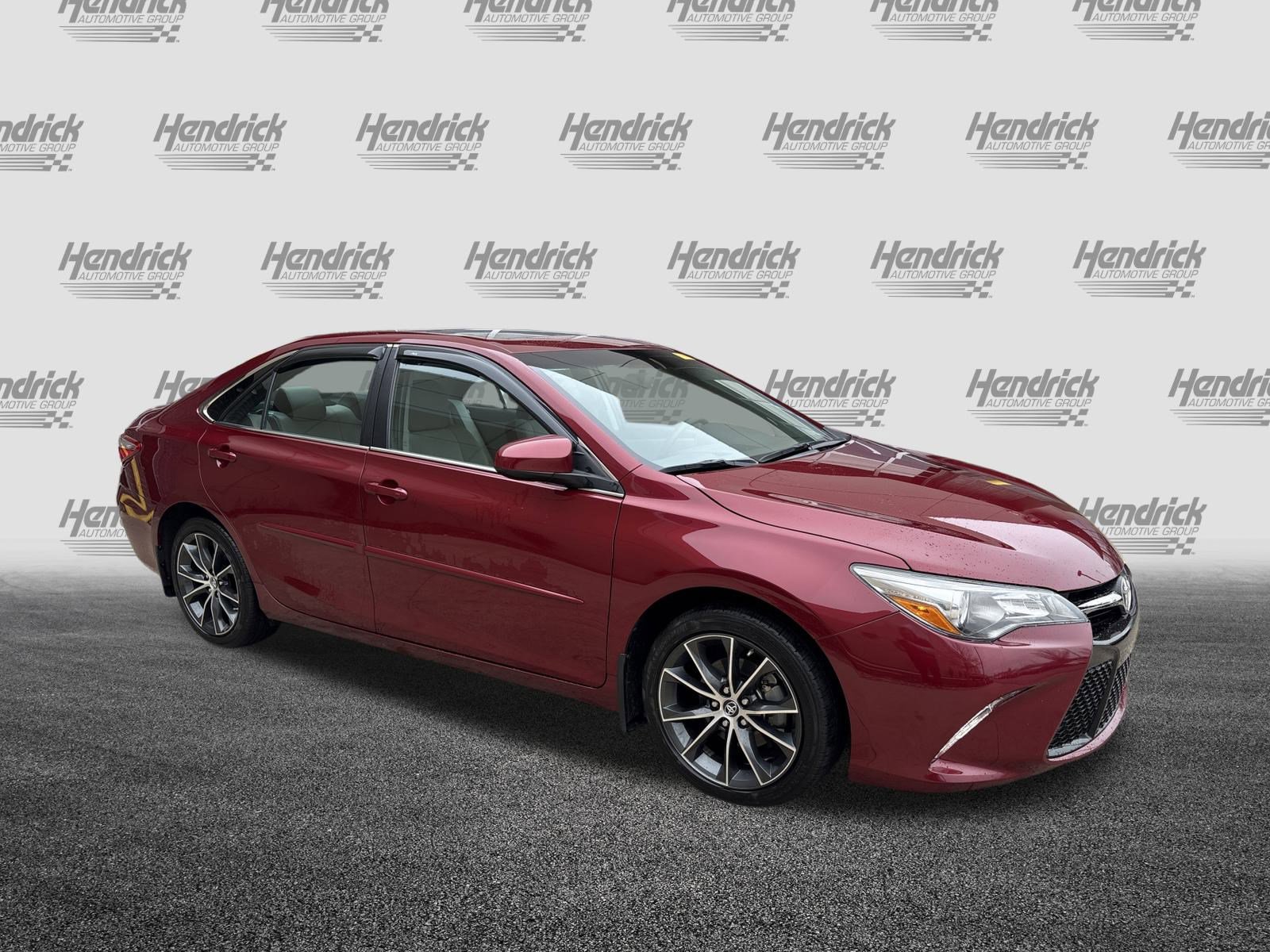 Used 2015 Toyota Camry XSE image 2