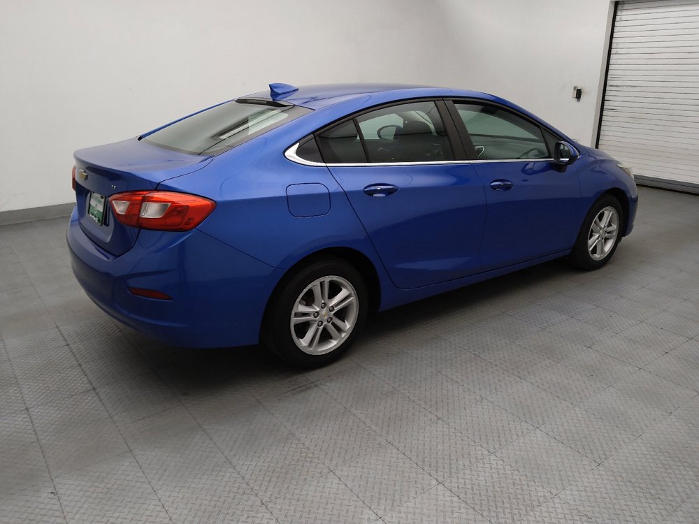 Used 2017 Chevrolet Cruze LT w/ Convenience Package FWD image 10