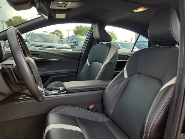 Used 2025 Toyota Camry SE FWD image 19
