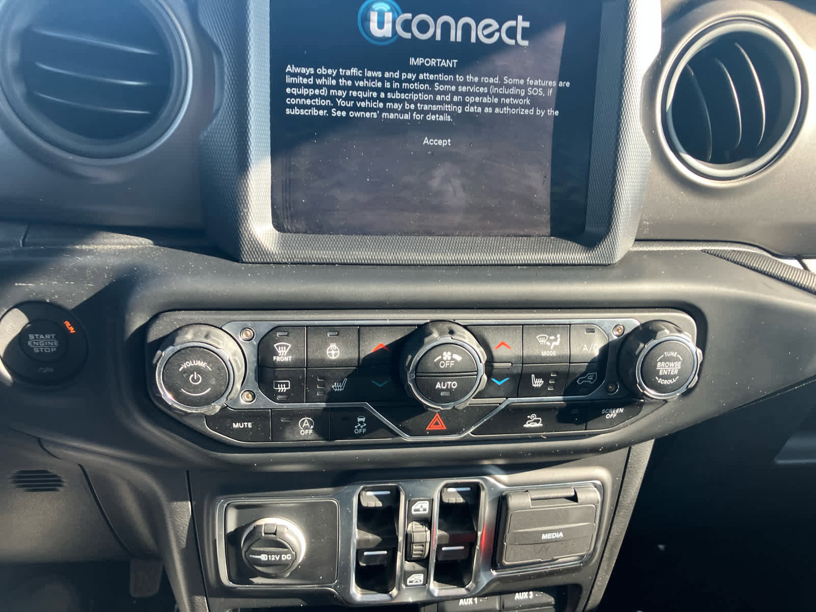 Used 2023 Jeep Wrangler Unlimited Sport AWD/4WD image 17