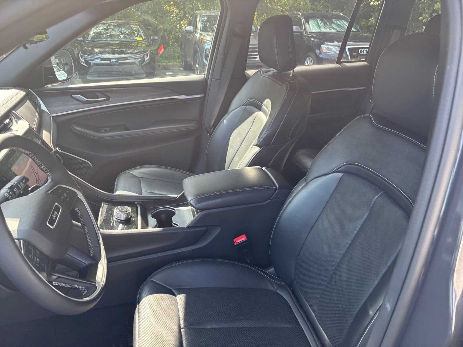 Used 2026 Jeep Grand Cherokee Limited AWD/4WD image 26