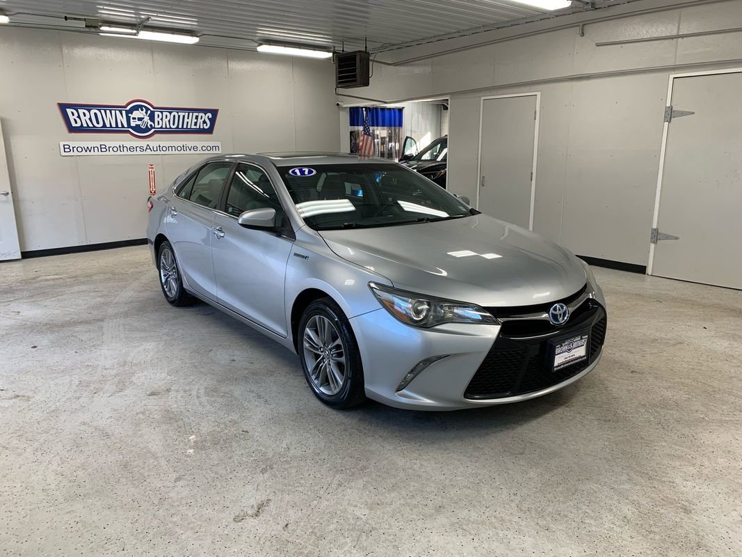 Used 2017 Toyota Camry SE w/ Moonroof Package image 9