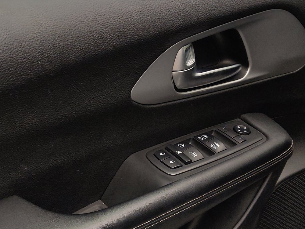 Used 2018 Chrysler Pacifica Touring Plus w/ S Appearance Package FWD image 27