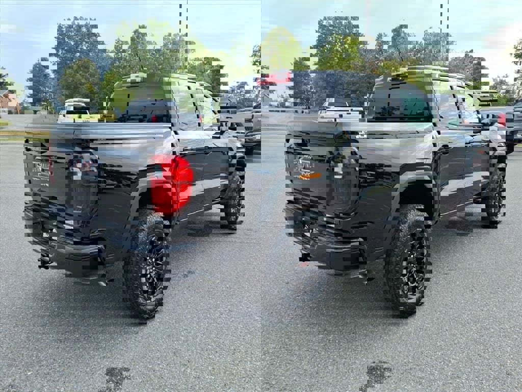 New 2026 GMC Canyon Elevation w/ Convenience Package image 4