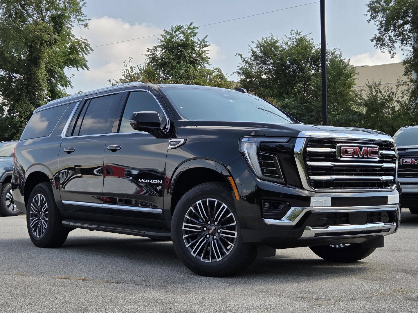 New 2026 GMC Yukon XL Elevation AWD/4WD image 3