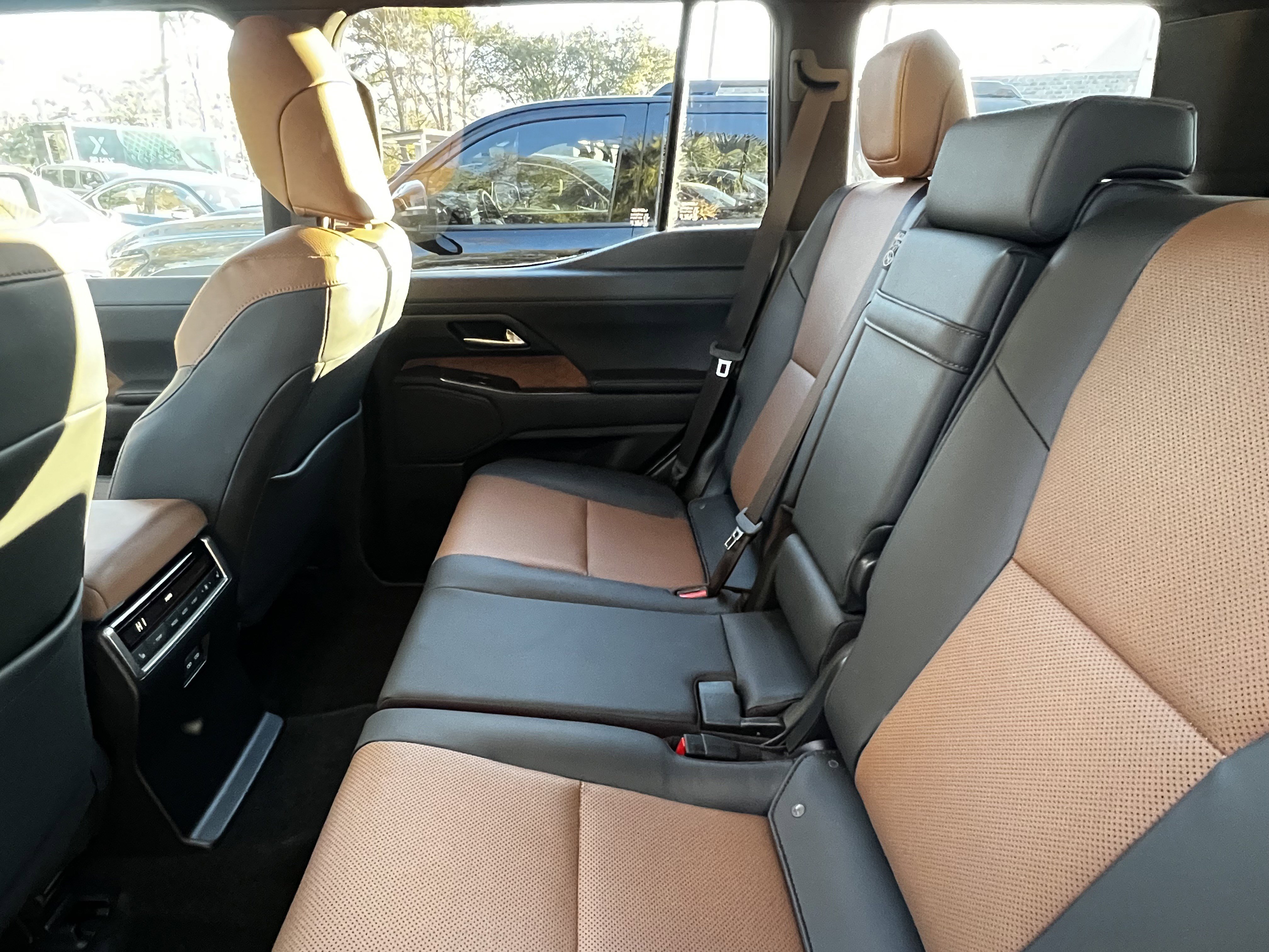 Used 2024 Lexus GX 550 550 Premium+ image 32