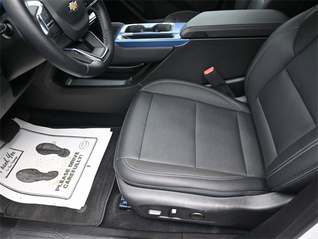 Used 2025 Chevrolet Equinox EV LT w/ Convenience Package image 9