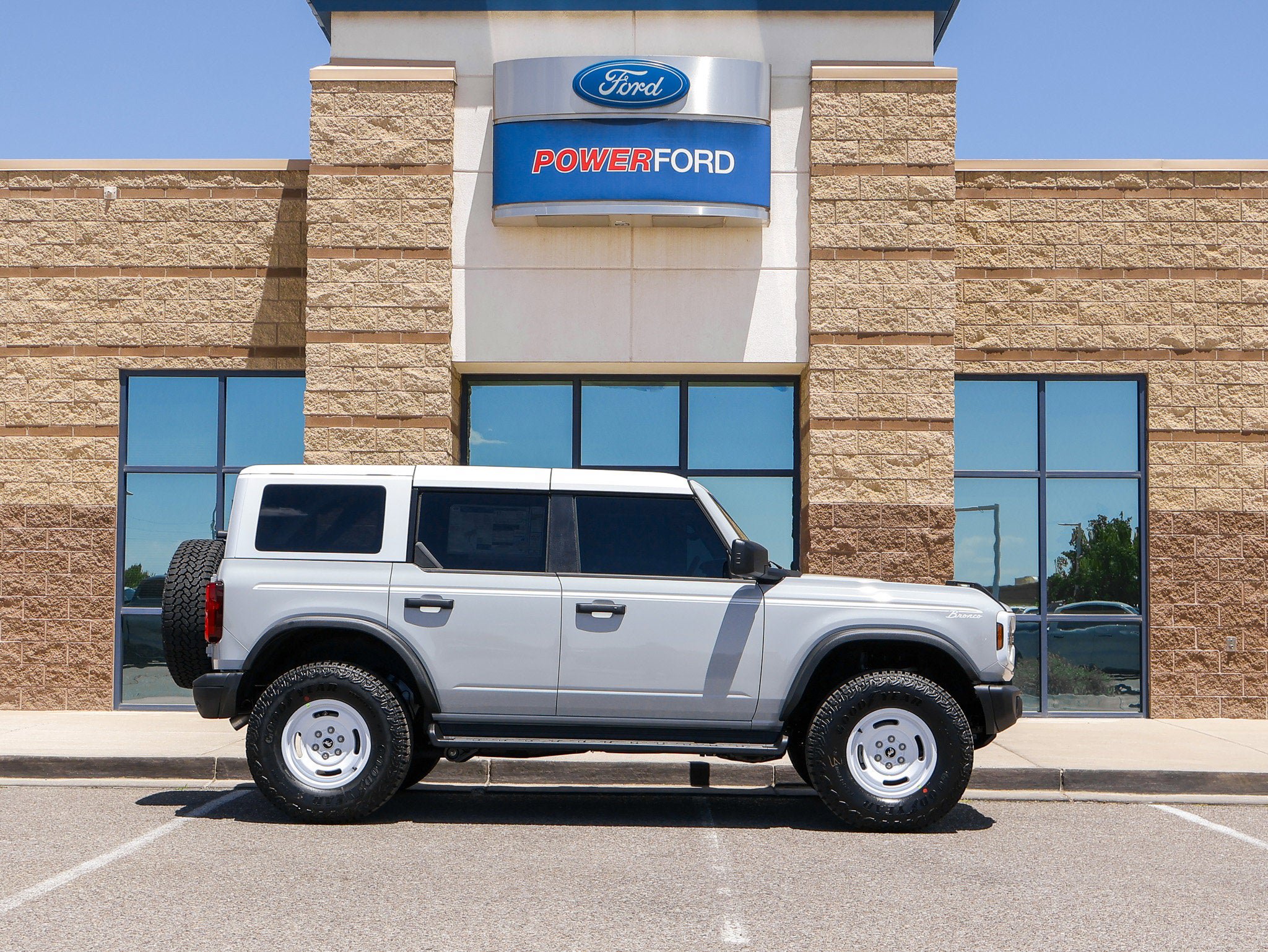 New 2026 Ford Bronco Heritage Edition AWD/4WD image 5