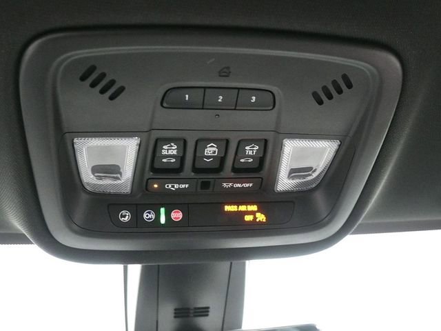 Used 2023 Chevrolet Traverse RS image 24