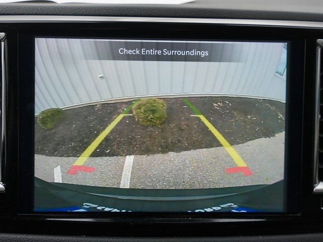 Used 2024 Chrysler Pacifica Touring-L image 17